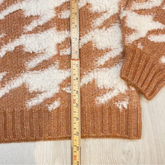 NEW! Anthropology Line and Dot Houndstooth Sweater Cozy Warm preppy trendy gift - Picture 5 of 6